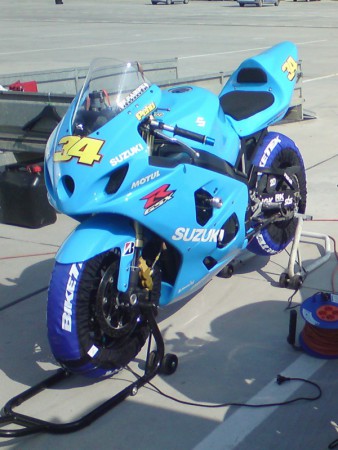 Suzuki GsxR 600 po úprave na Racing